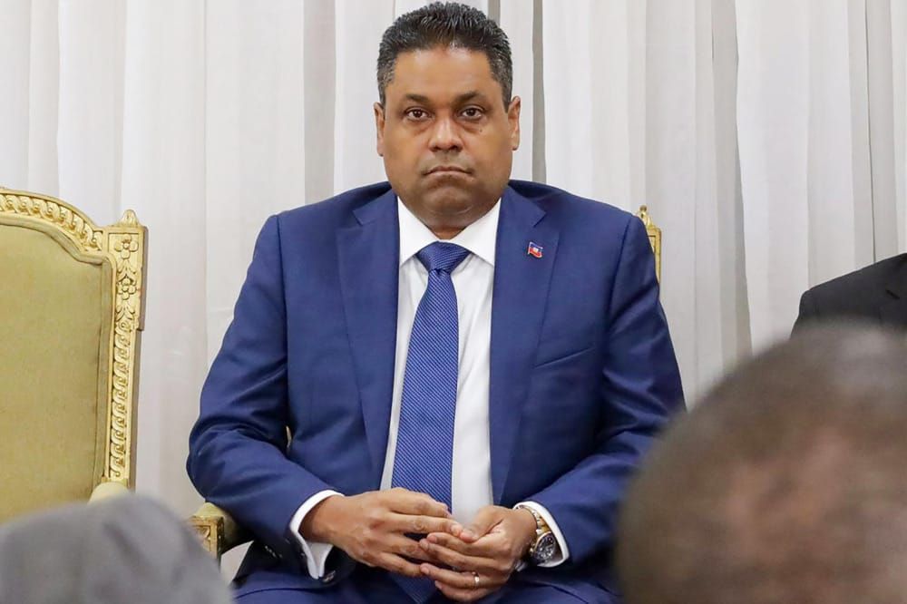 À New York, Laurent Saint-Cyr rejoue la carte de l’impérialisme et de l’échec